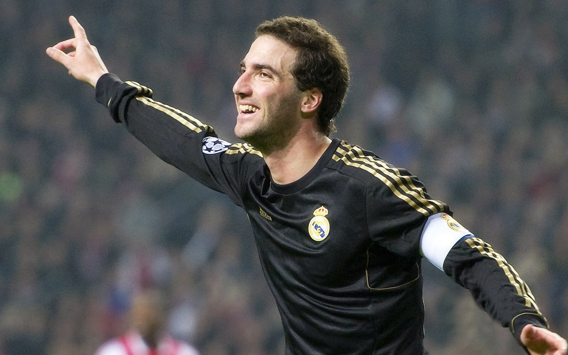 乐鱼体育在线-_勇士队火力全开，轻取对手迎来连胜_，勇士队精彩视频